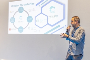 Presentacion Cluster TIC en SEGITTUR LABS en FITUR